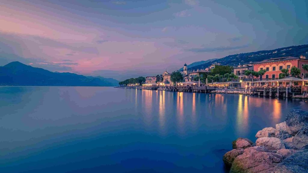Como Lake 