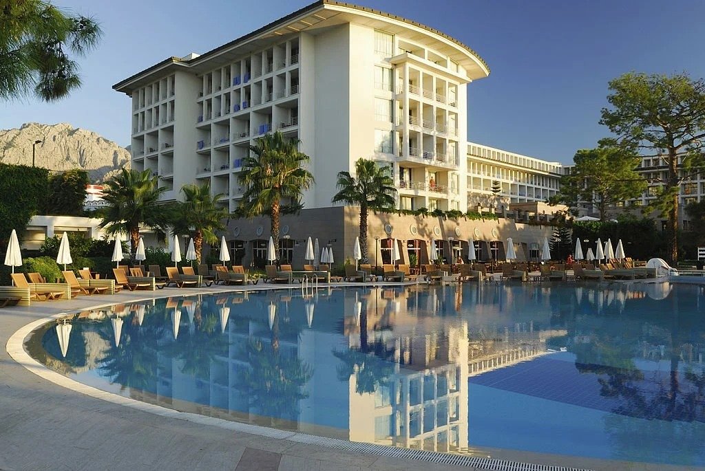 Hotels in rome with swimming pool