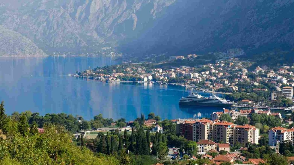 how to go to lake Como from Milan