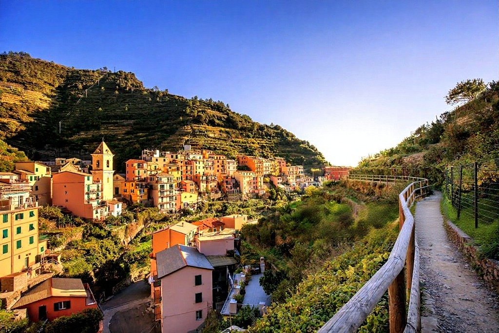 When Is the Best Time to Hike Cinque Terre? 